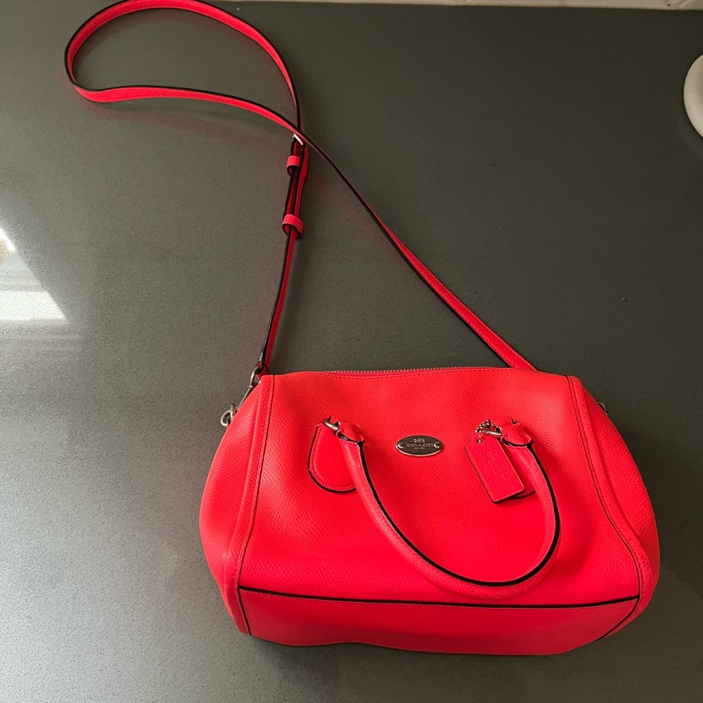 Coach purse beautiful coral / melon color